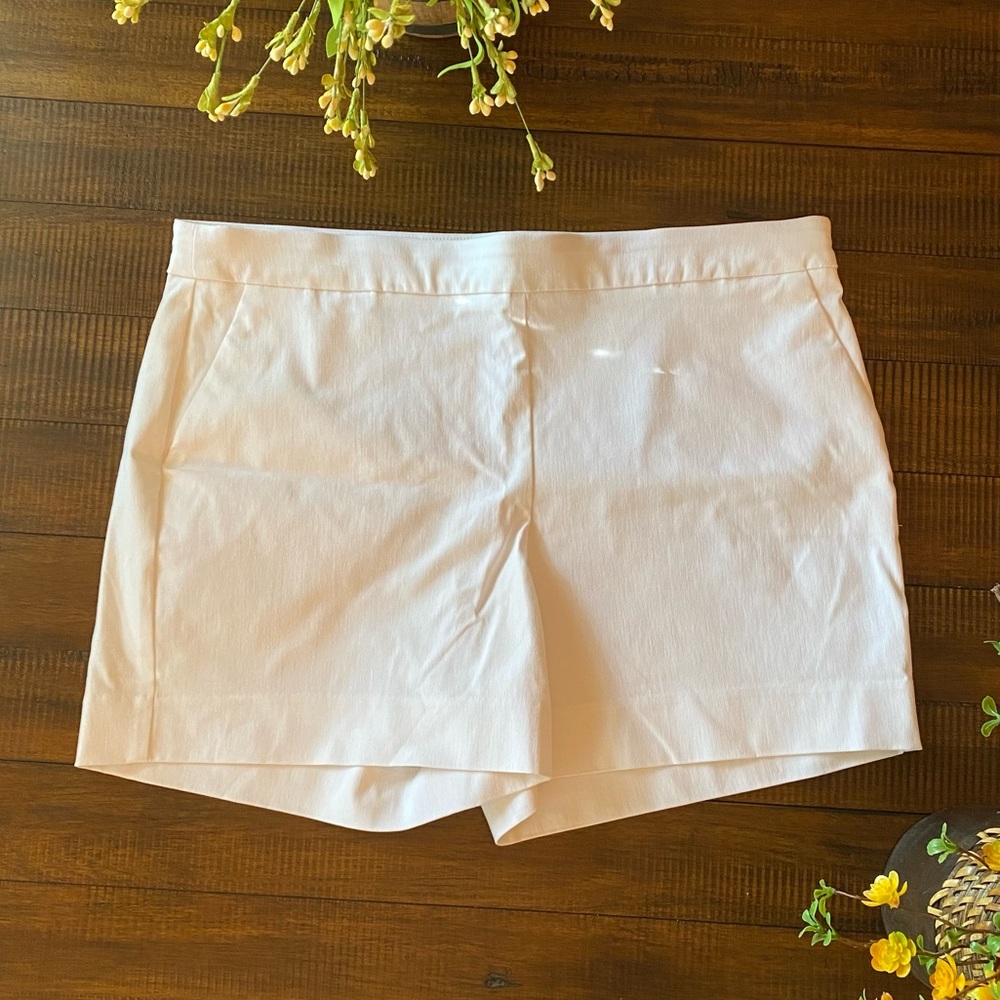 White House Black Market size 14 pull on shorts in white